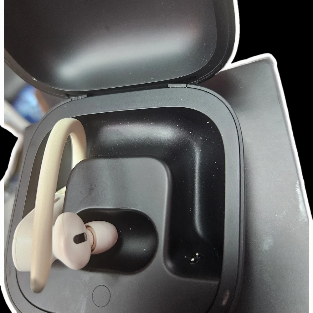 Beats by Dre Wireless Earbuds - Cream and Black